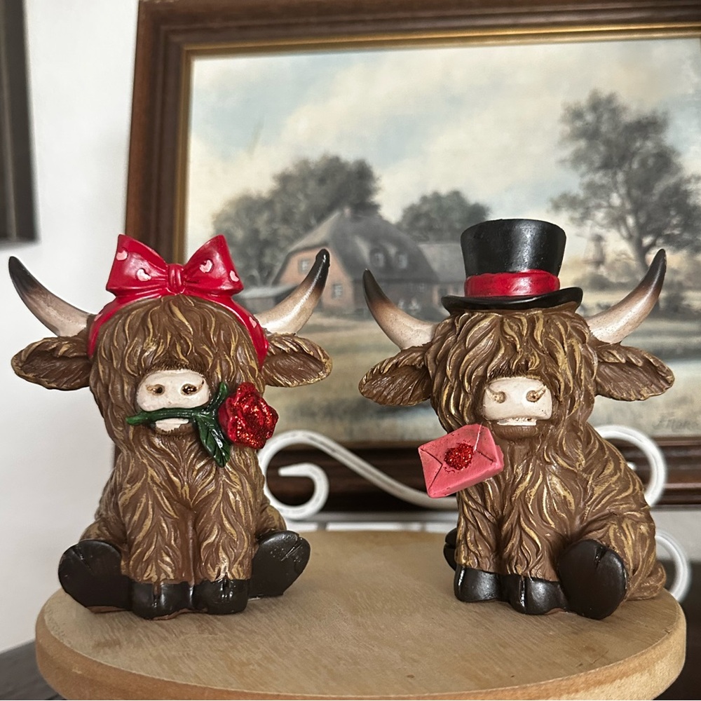 SET of 2 Highland Cow Resin Valentine’s Day Figurines